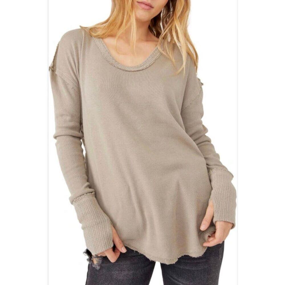 Free People Colby Raw Edge Top in Atmosphere Pullover Size Large NEW‎